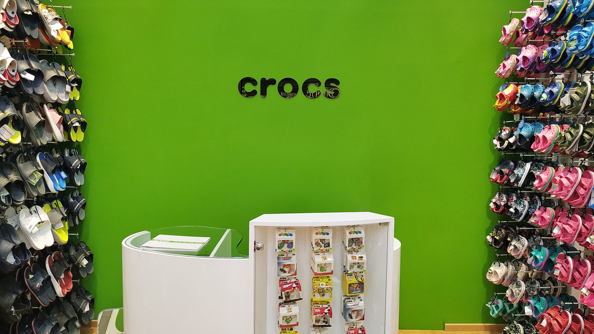 crocs in south city mall
